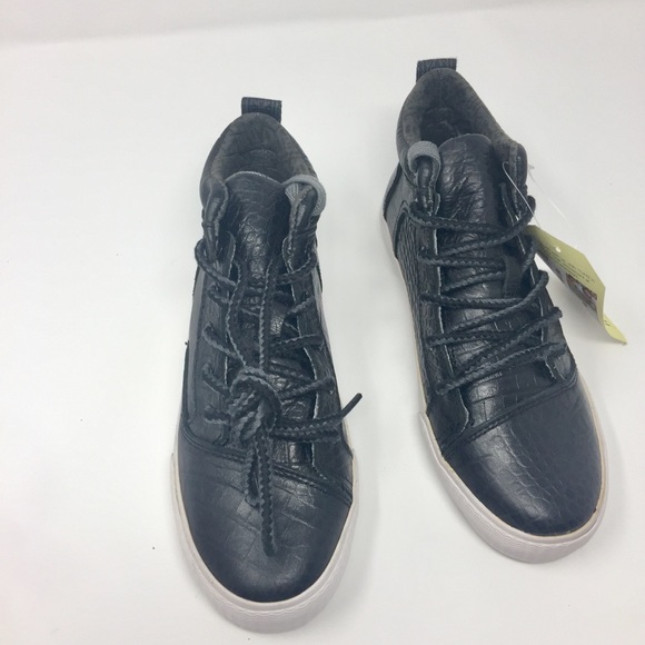 Toms Camila Sneakers. Size 5.5 - Picture 2 of 7